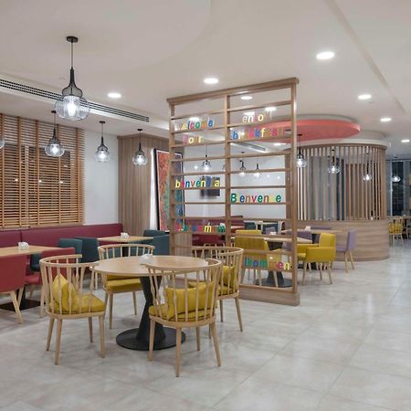 Hampton By Hilton Doha Old Town Hotell Exteriör bild