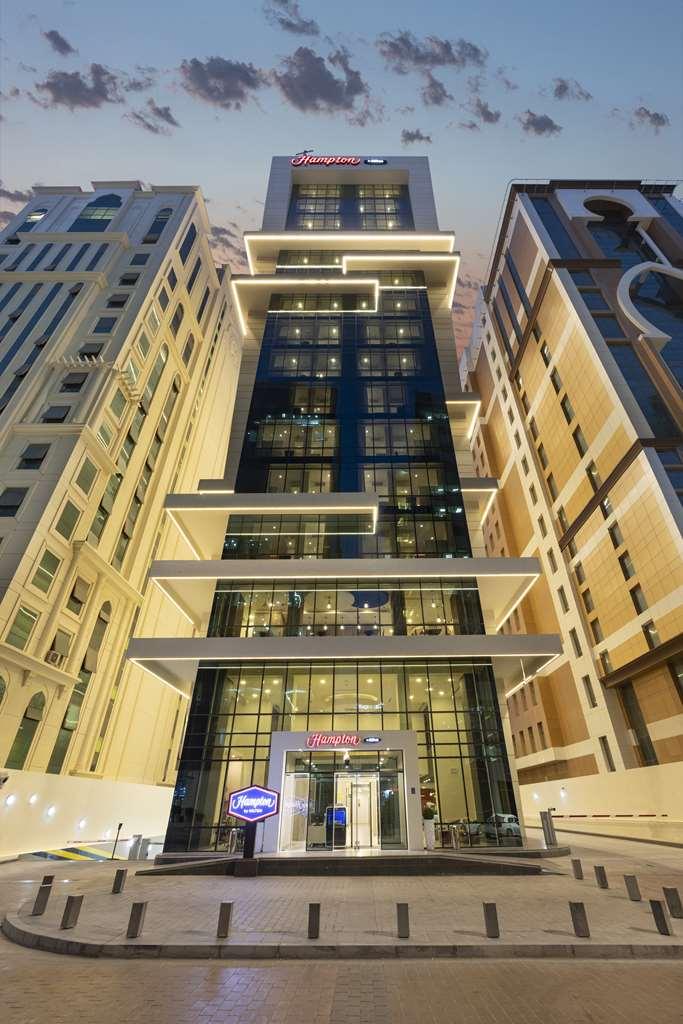 Hampton By Hilton Doha Old Town Hotell Exteriör bild