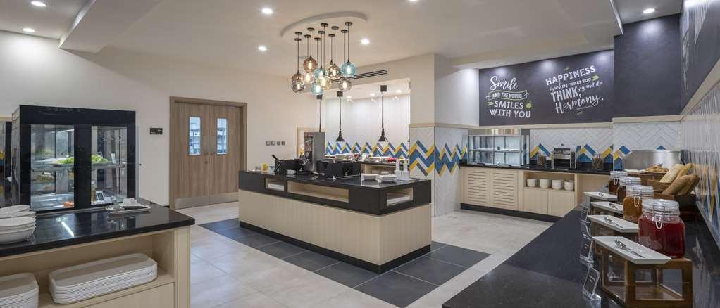 Hampton By Hilton Doha Old Town Hotell Exteriör bild