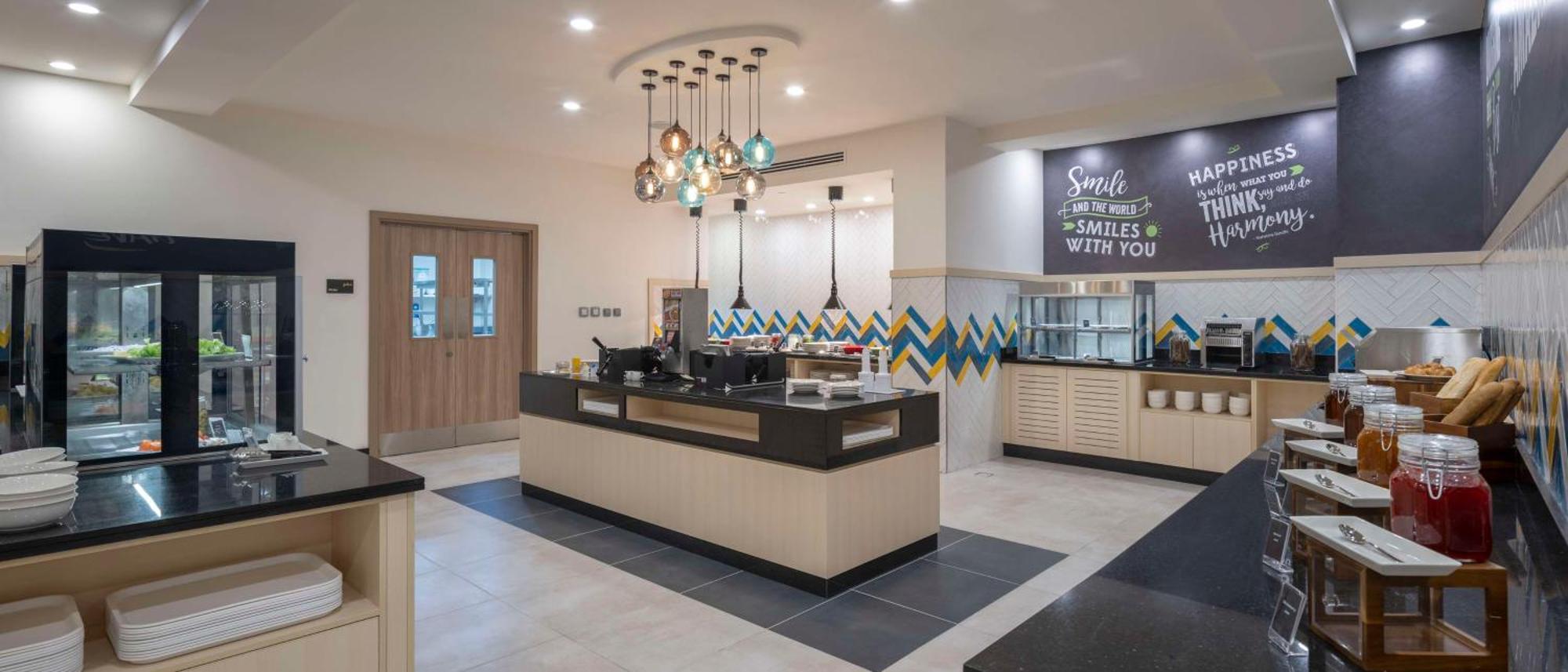 Hampton By Hilton Doha Old Town Hotell Exteriör bild