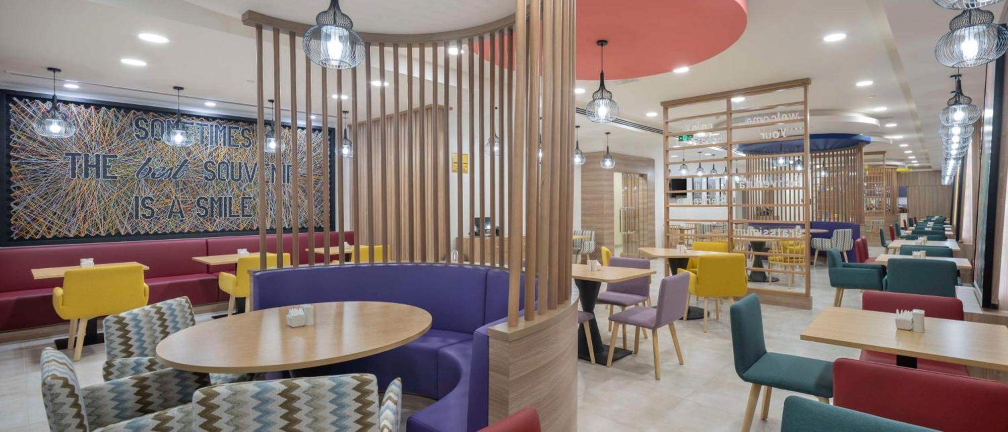 Hampton By Hilton Doha Old Town Hotell Exteriör bild