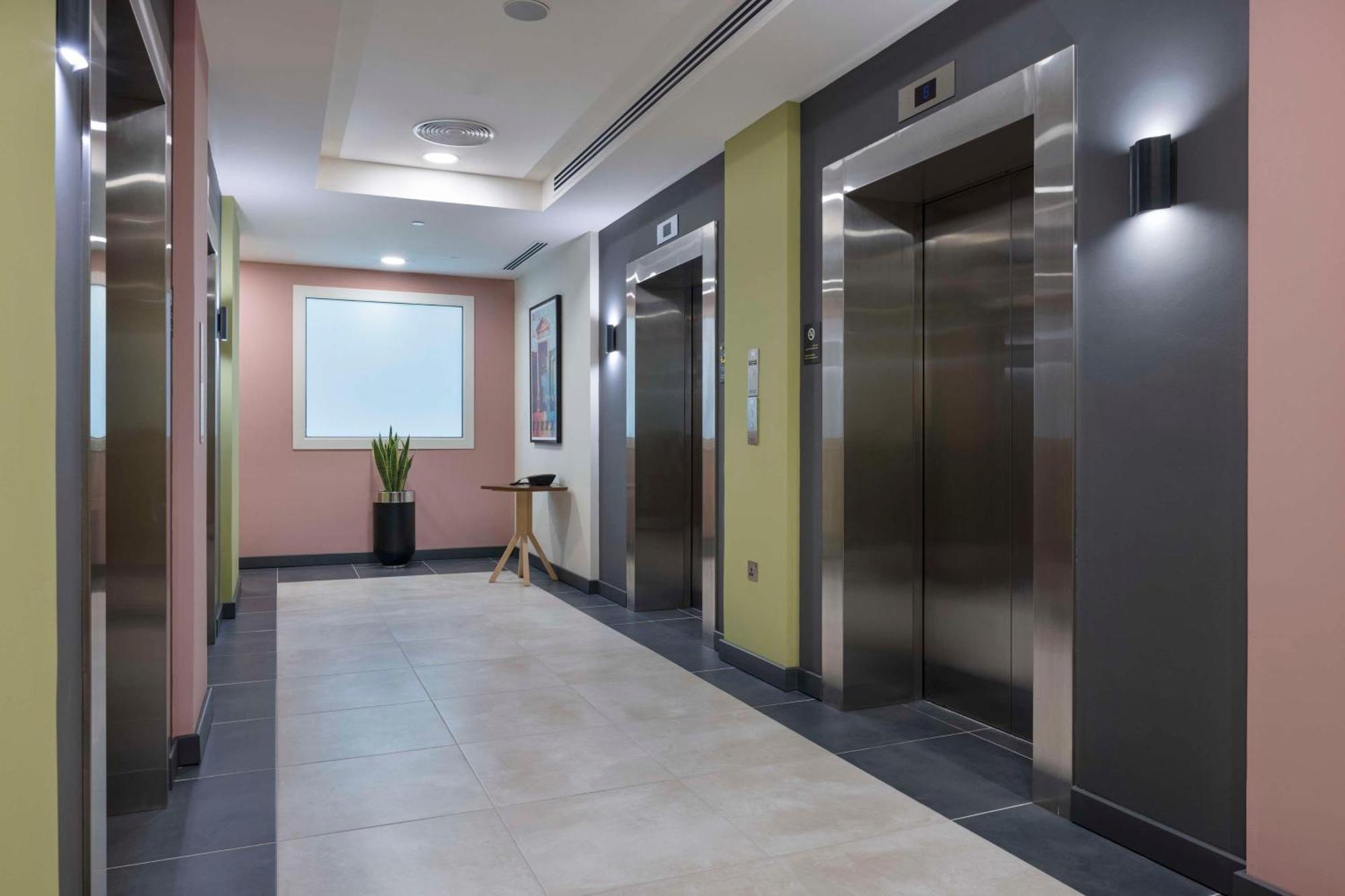 Hampton By Hilton Doha Old Town Hotell Exteriör bild