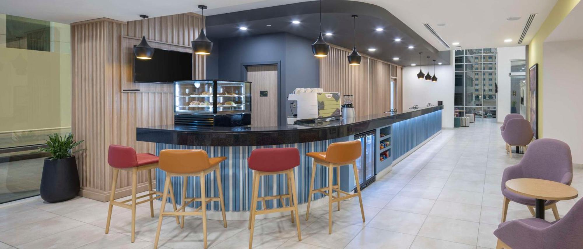 Hampton By Hilton Doha Old Town Hotell Exteriör bild
